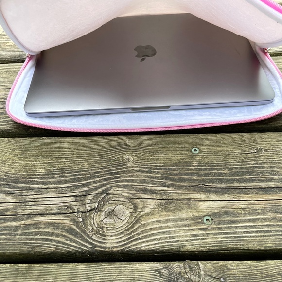 Laptop Sleeve: Pink 13.3" (Mac/ Chromebook/ Tablet Accessory) - Picture 4 of 9